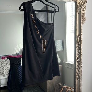 H:OURS black dress size XL. NWT.